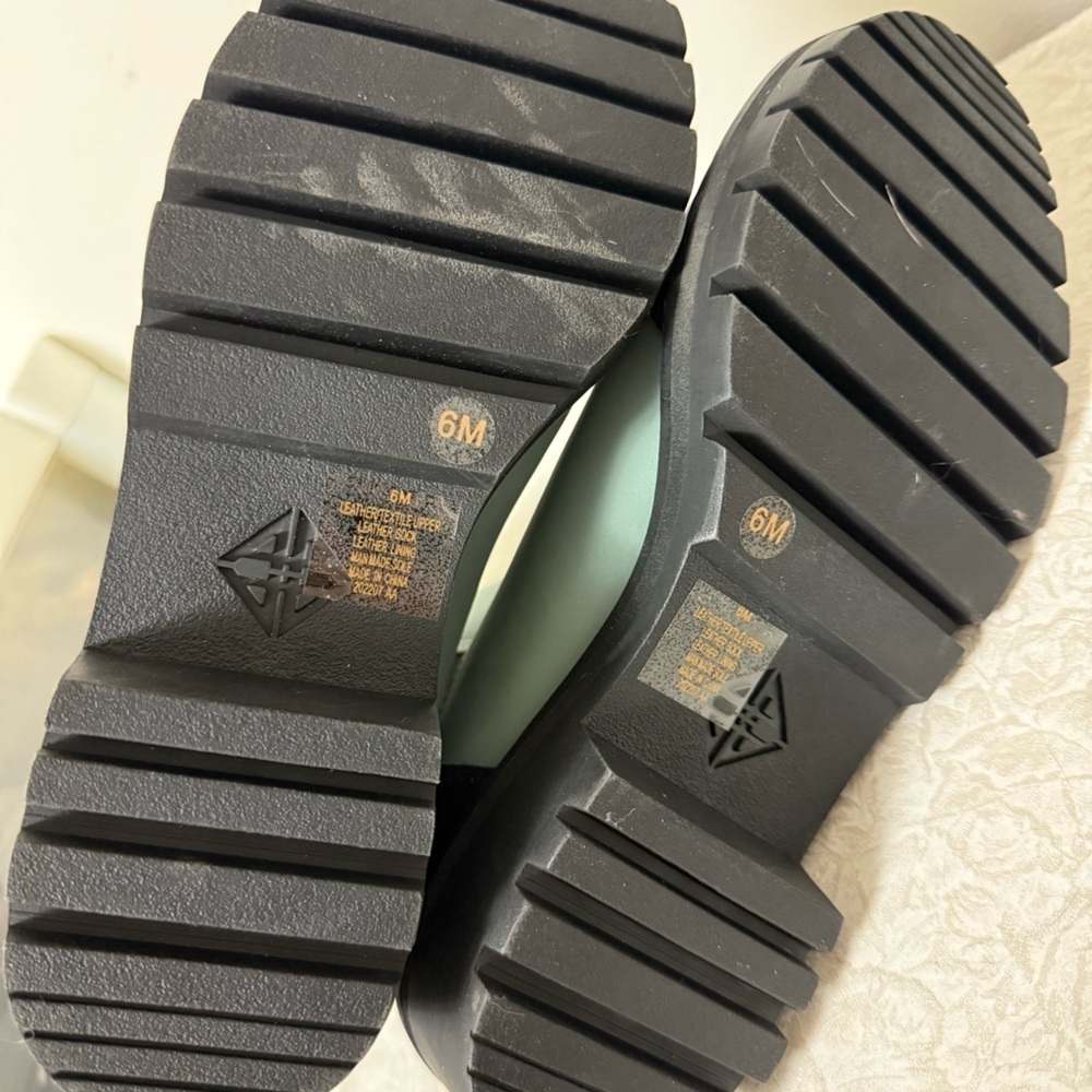 Antonio Melani Dalton Gore Detailed Weather Resistant Leather Lug Sole Booties 6 - Picture 7 of 8